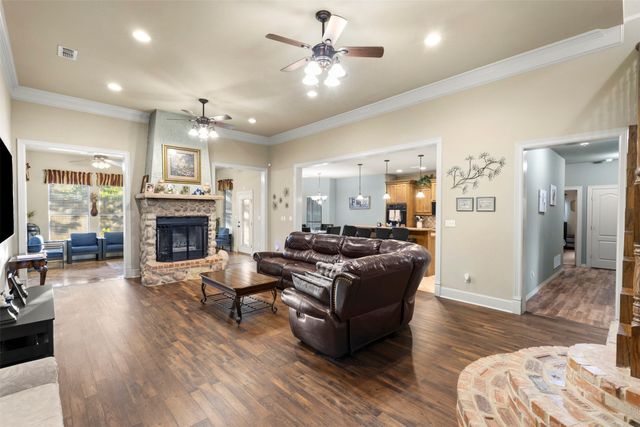 105 Country Ridge Court, Red Oak, TX 75154