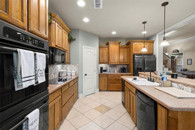105 Country Ridge Court, Red Oak, TX 75154