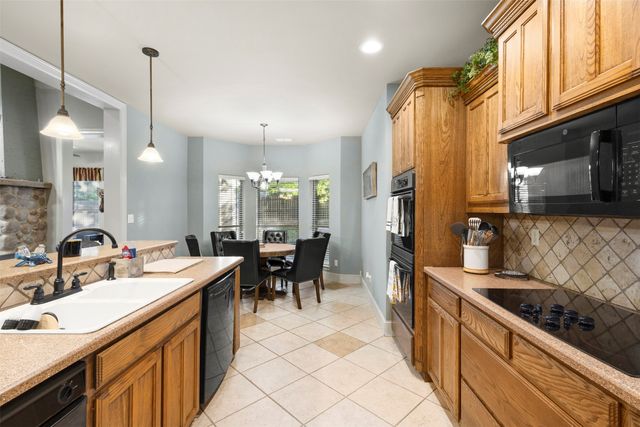 105 Country Ridge Court, Red Oak, TX 75154