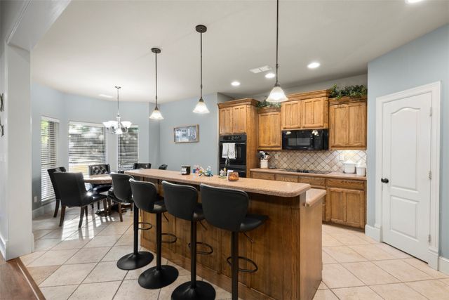 105 Country Ridge Court, Red Oak, TX 75154