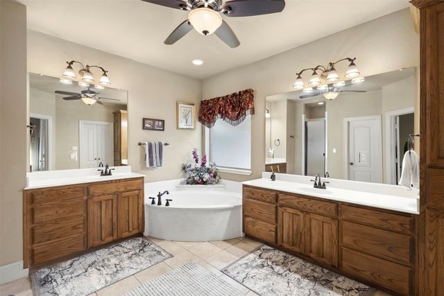 105 Country Ridge Court, Red Oak, TX 75154