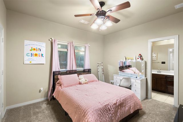 105 Country Ridge Court, Red Oak, TX 75154