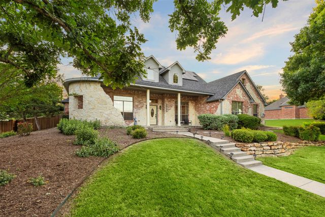 105 Country Ridge Court, Red Oak, TX 75154