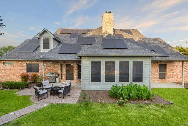 105 Country Ridge Court, Red Oak, TX 75154