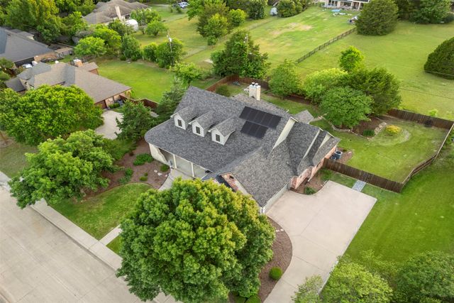 105 Country Ridge Court, Red Oak, TX 75154