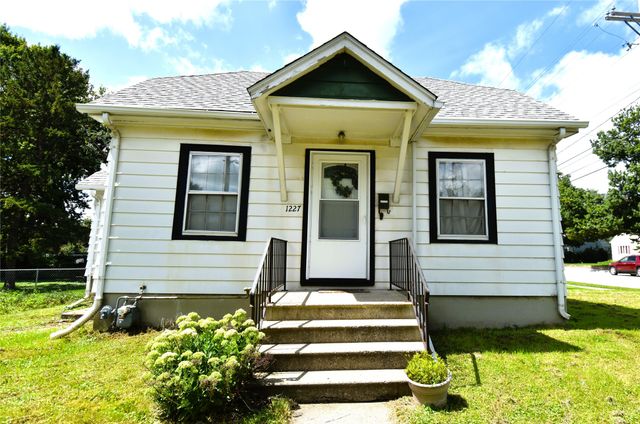 1227 Carroll Avenue, Ames, IA 50010
