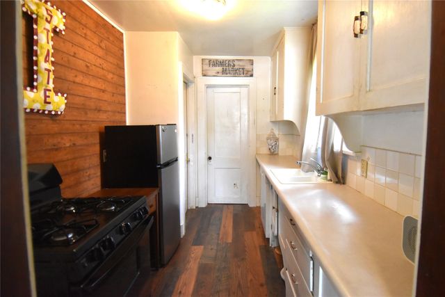 1227 Carroll Avenue, Ames, IA 50010