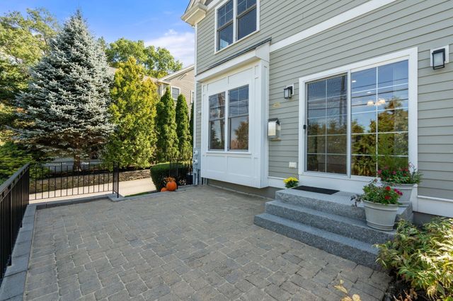 104-108 Hull St 108, Newton, MA 02460