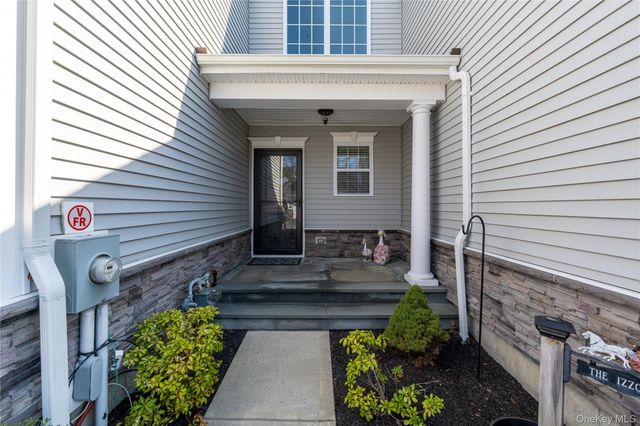 50 Stratford Lane, Wappingers Falls, NY 12590