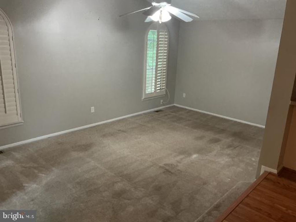 Image 8 of property listing at 330 NATURE WALK LN, Pasadena, MD 21122