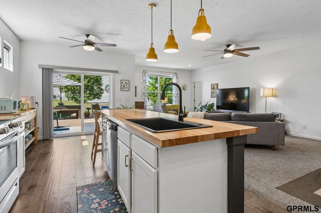 11458 Glenn Street, Papillion, NE 68046