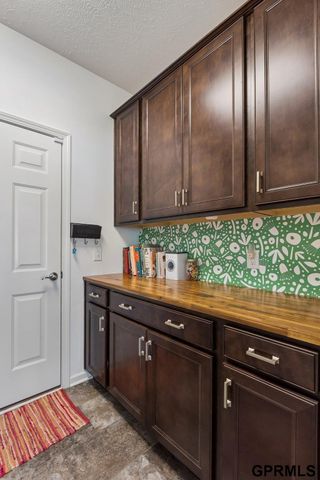 11458 Glenn Street, Papillion, NE 68046