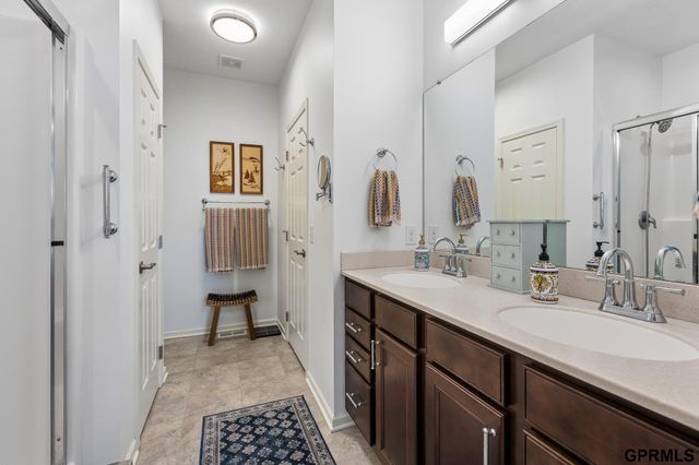 11458 Glenn Street, Papillion, NE 68046