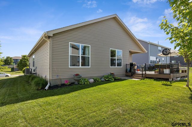 11458 Glenn Street, Papillion, NE 68046