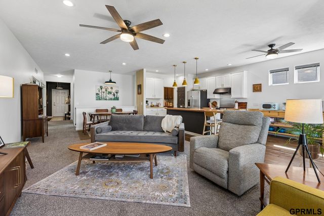 11458 Glenn Street, Papillion, NE 68046