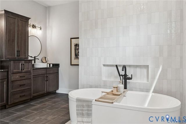 4900 Donner Ct, Quinton, VA 23141