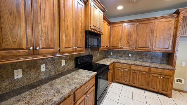 913 SW 37th Street 915, Moore, OK 73160