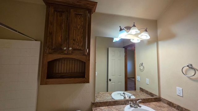 913 SW 37th Street 915, Moore, OK 73160