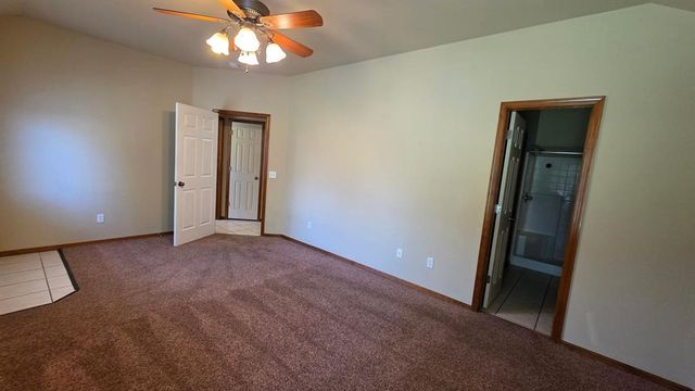 913 SW 37th Street 915, Moore, OK 73160