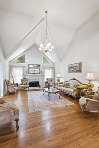2953 Glenway Dr, Nashville, TN 37221