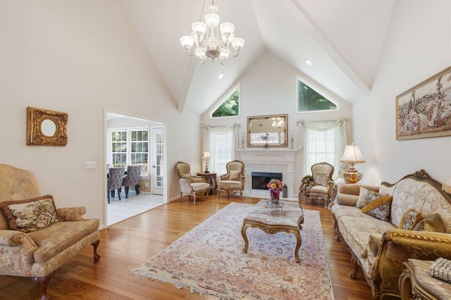 2953 Glenway Dr, Nashville, TN 37221