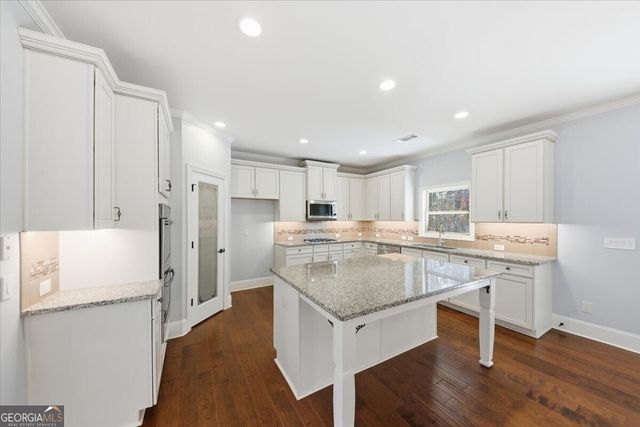 8930 Cobblestone Lane, Cumming, GA 30041