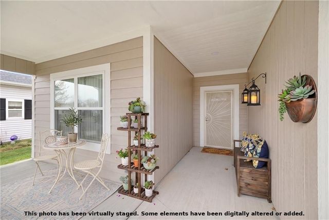 413 NE Poplar Court, Oak Grove, MO 64075
