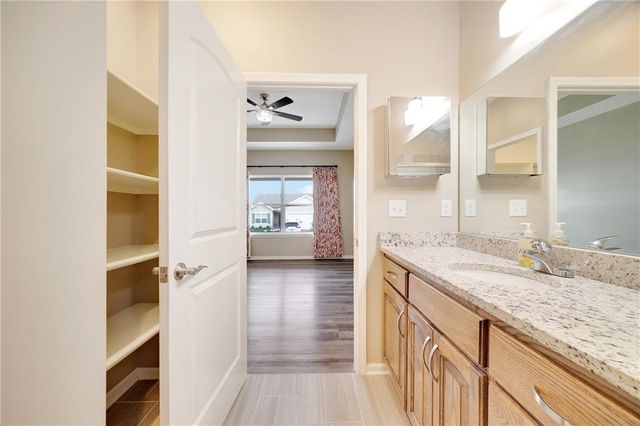 413 NE Poplar Court, Oak Grove, MO 64075