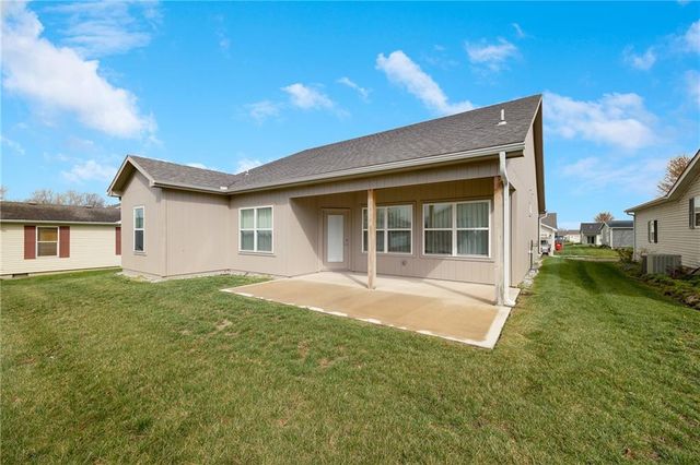 413 NE Poplar Court, Oak Grove, MO 64075