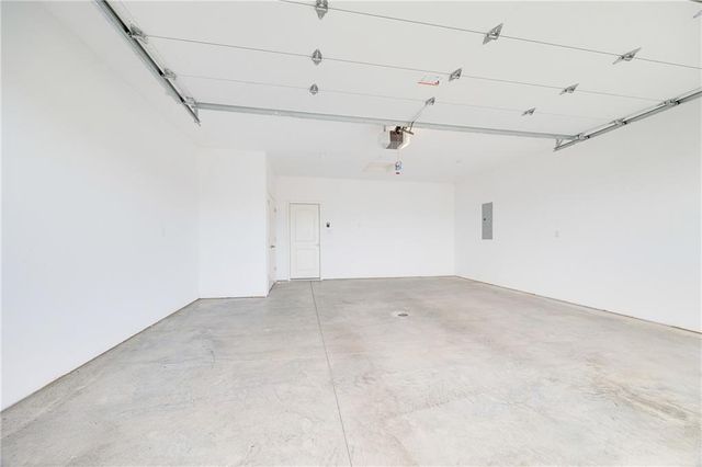 413 NE Poplar Court, Oak Grove, MO 64075