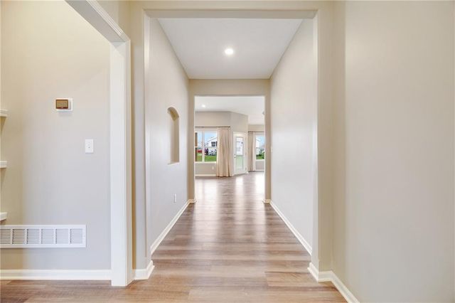 413 NE Poplar Court, Oak Grove, MO 64075