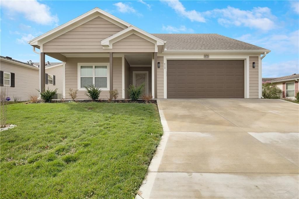 413 NE Poplar Court, Oak Grove, MO 64075