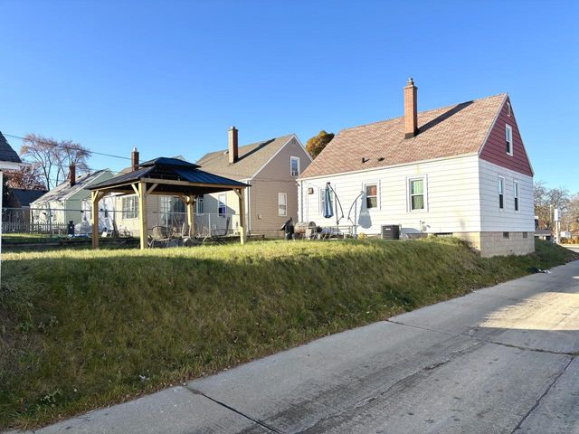 3956 N 60th STREET, Milwaukee, WI 53216