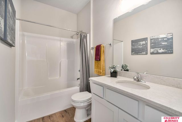 10620 Portage Drive, Papillion, NE 68046