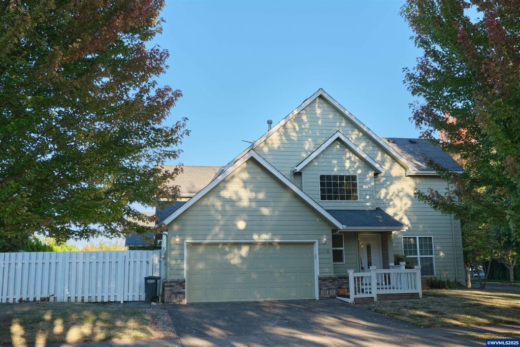 Image 1 of property listing at 2412 NW Meadows Dr, Mcminnville, OR 97128