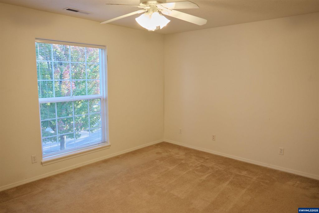 Image 22 of property listing at 2412 NW Meadows Dr, Mcminnville, OR 97128