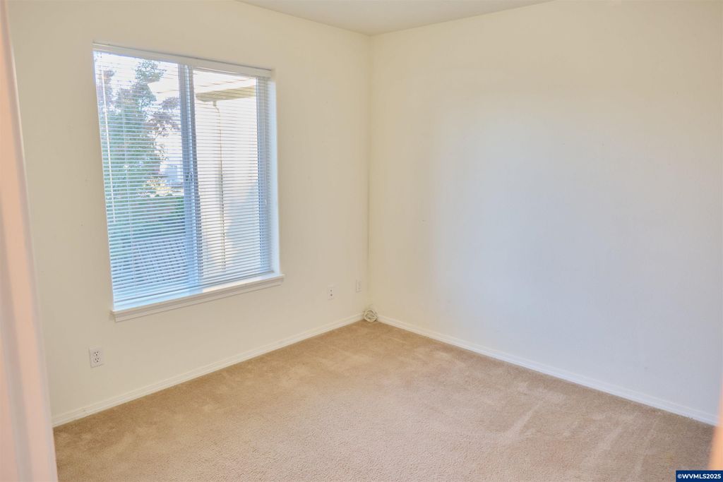 Image 25 of property listing at 2412 NW Meadows Dr, Mcminnville, OR 97128