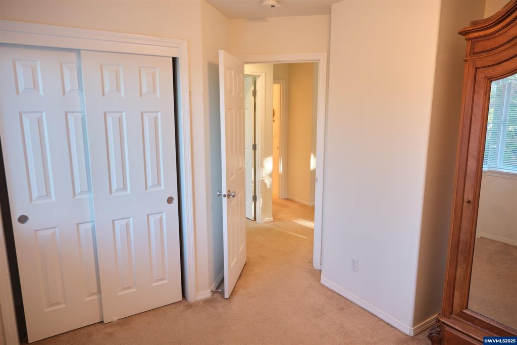 Image 26 of property listing at 2412 NW Meadows Dr, Mcminnville, OR 97128