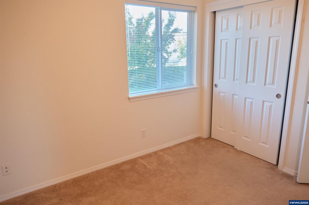 Image 27 of property listing at 2412 NW Meadows Dr, Mcminnville, OR 97128