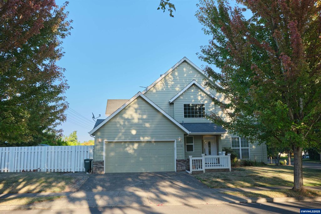 Image 32 of property listing at 2412 NW Meadows Dr, Mcminnville, OR 97128