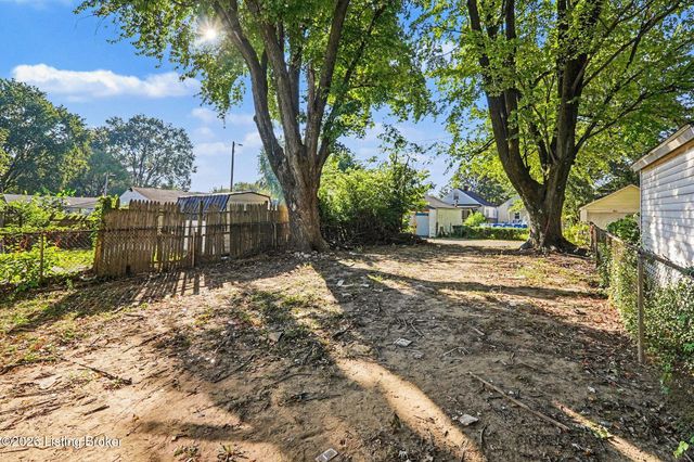 818 Dresden Ave, Louisville, KY 40215