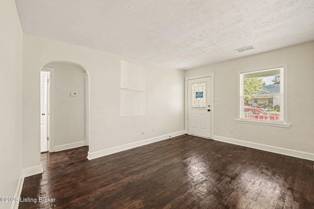 818 Dresden Ave, Louisville, KY 40215