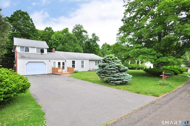 16 Ellen Drive, Farmington, CT 06032