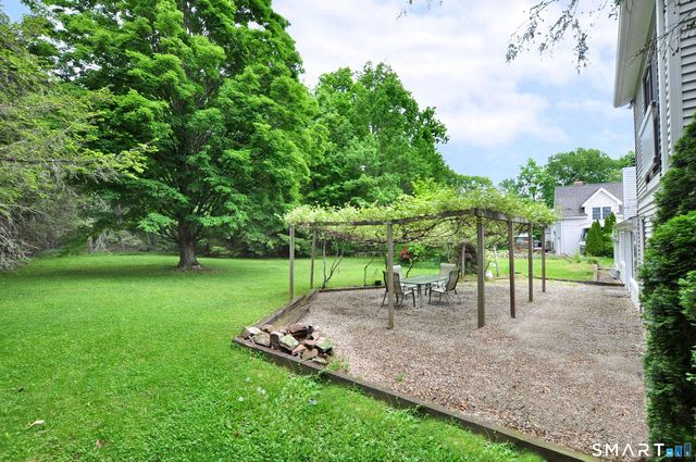 16 Ellen Drive, Farmington, CT 06032
