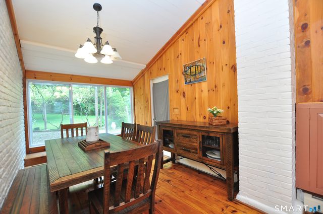 16 Ellen Drive, Farmington, CT 06032