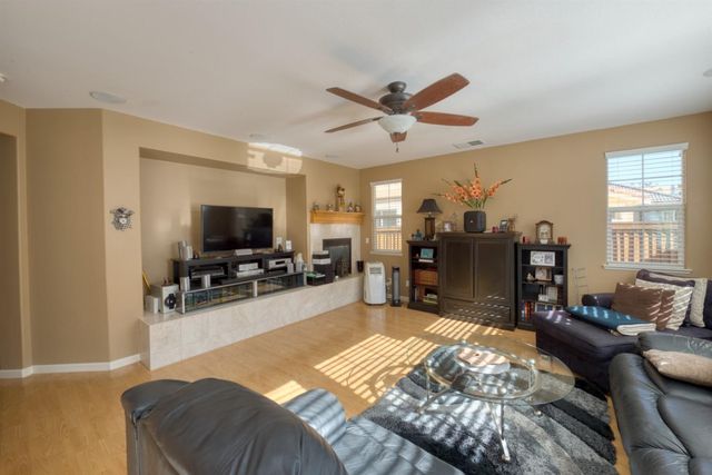 20833 Shrub Oak Dr, Patterson, CA 95363