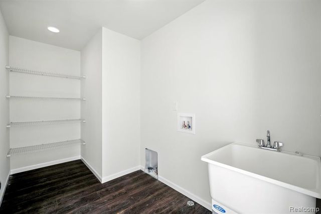 5744 Copper Tree Park, Waterford, MI 48327