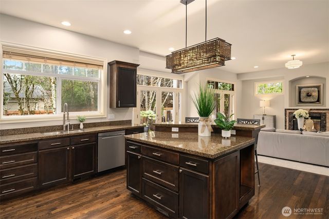 2411 98th Avenue NE, Clyde Hill, WA 98004