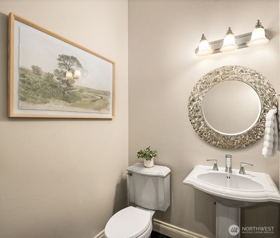 2411 98th Avenue NE, Clyde Hill, WA 98004