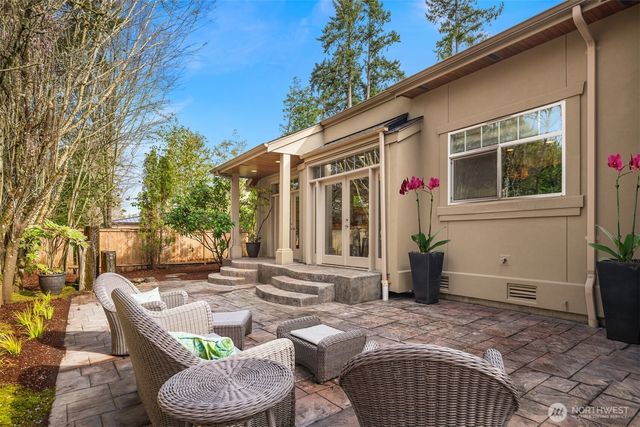 2411 98th Avenue NE, Clyde Hill, WA 98004